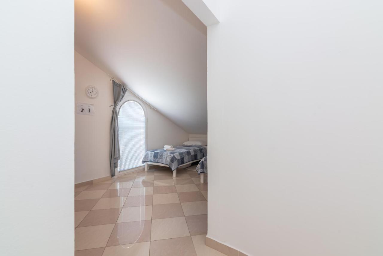 Apartment Mimoza 6, Baska, Krk Exterior foto